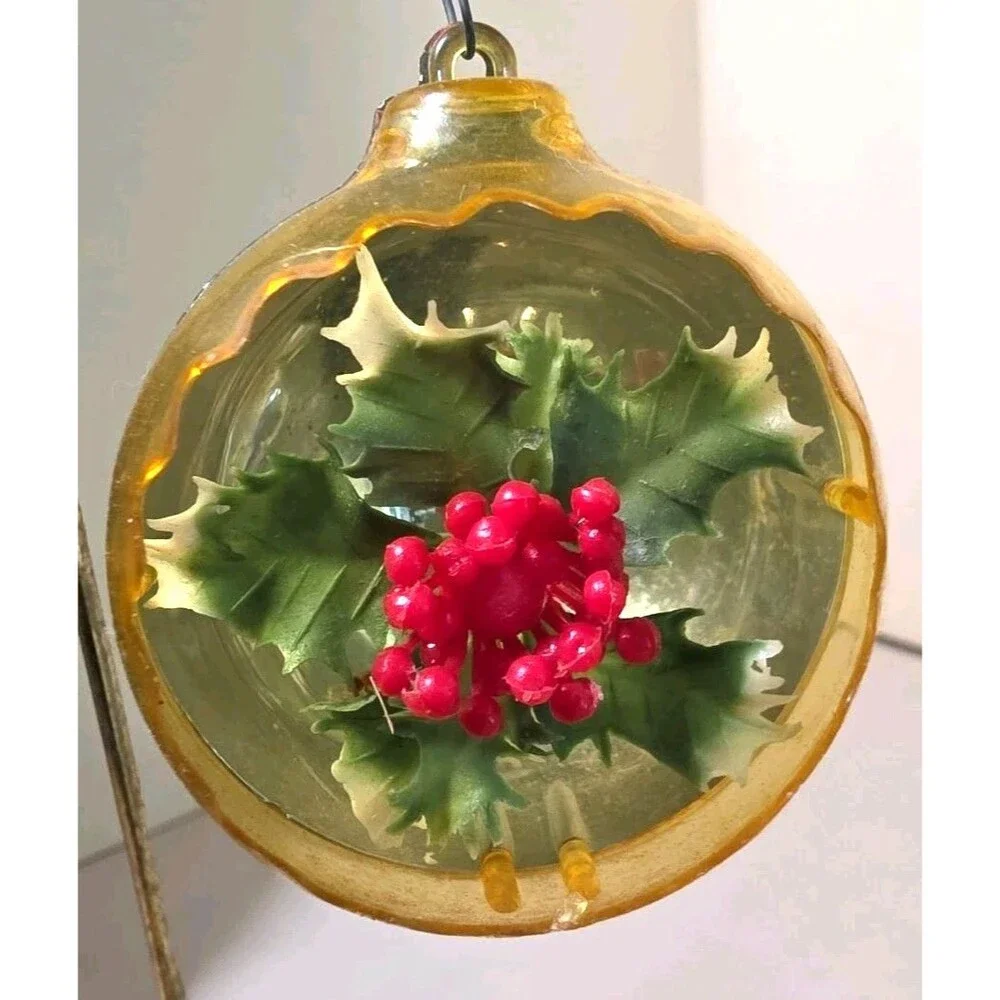 Vtg  Jewel Brite Christmas Ornament Diorama Yellow Mistletoe Reflector Plastic